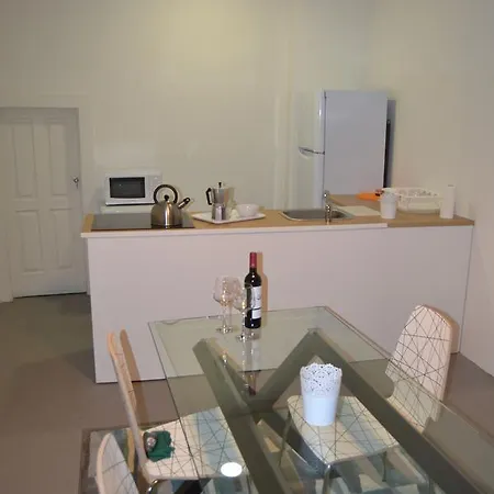 Oporto Brothers Suites *